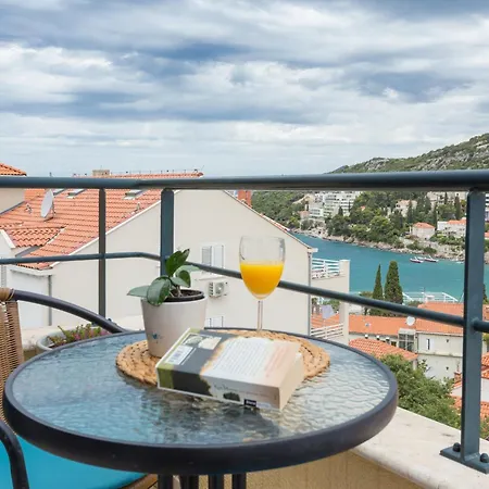 Julia With Balcony And Sea View Apartman Dubrovnik